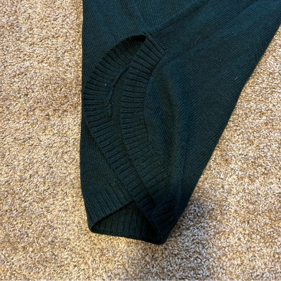 Old Navy - Green Sweater - Picture 3 of 3